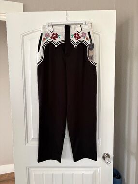 Double D Ranch “Cowgirl Riot Rodeo” pants size 6 NWT